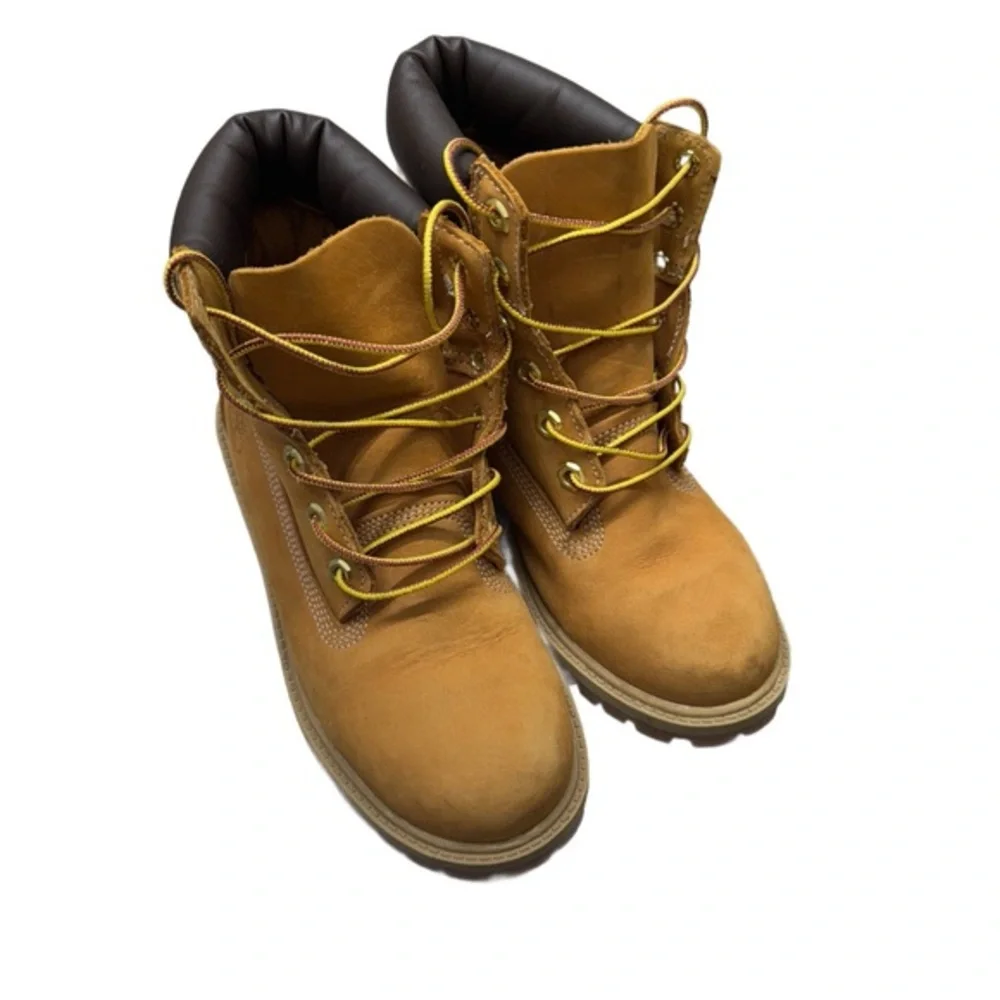 Timberland tan leather boots size 4M junior